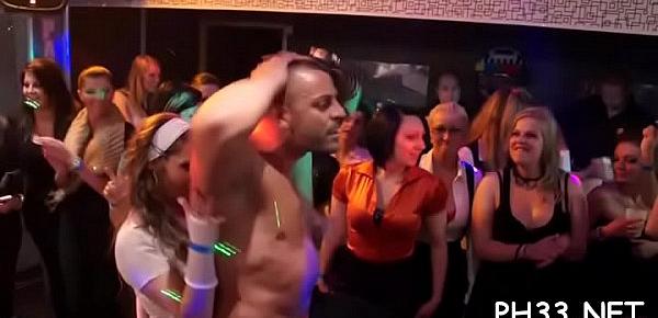  Dripping pussy on the dance floor